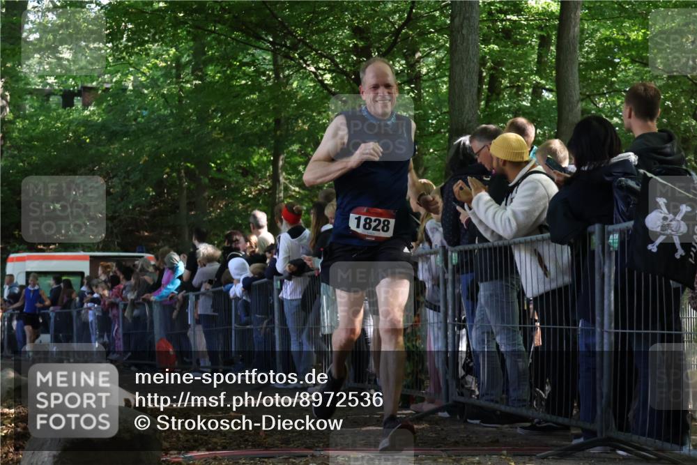 28.09.2025 - 33. Volkslauf durch das schöne Alstertal Strokosch-Dieckow http://msf.ph/oto/8972536 28.09.2025 12:00:04 Ziel 1029, 1651, 1661, 1828 meine-sportfotos.de