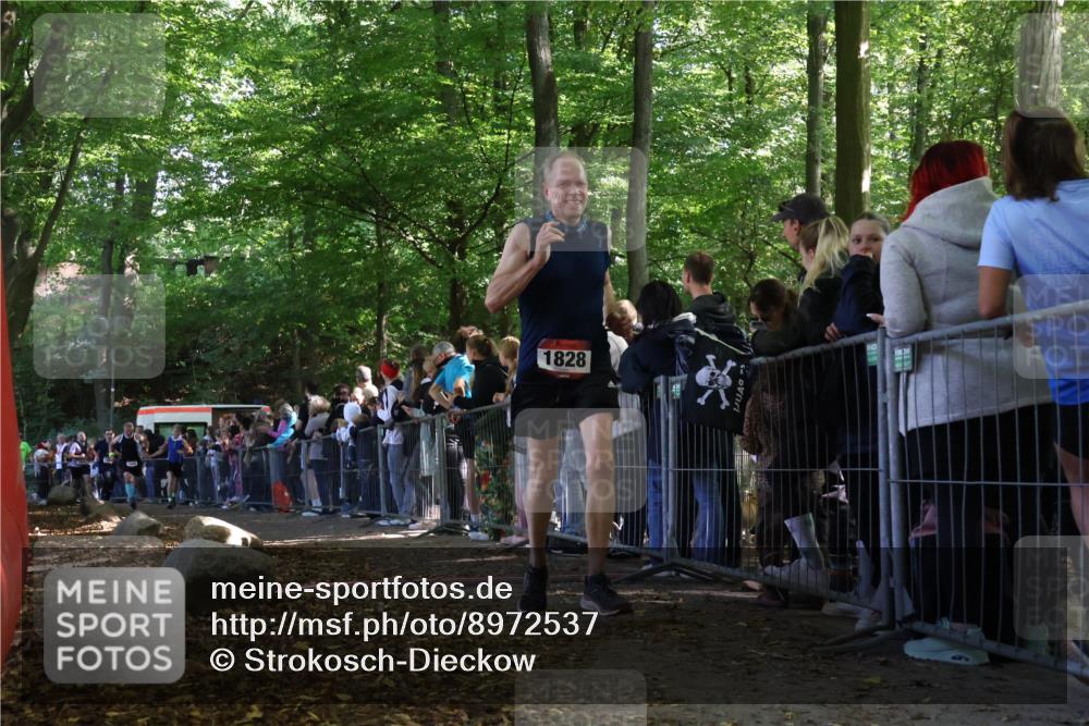 28.09.2025 - 33. Volkslauf durch das schöne Alstertal Strokosch-Dieckow http://msf.ph/oto/8972537 28.09.2025 12:00:05 Ziel 1029, 1646, 1651, 1661, 1828 meine-sportfotos.de