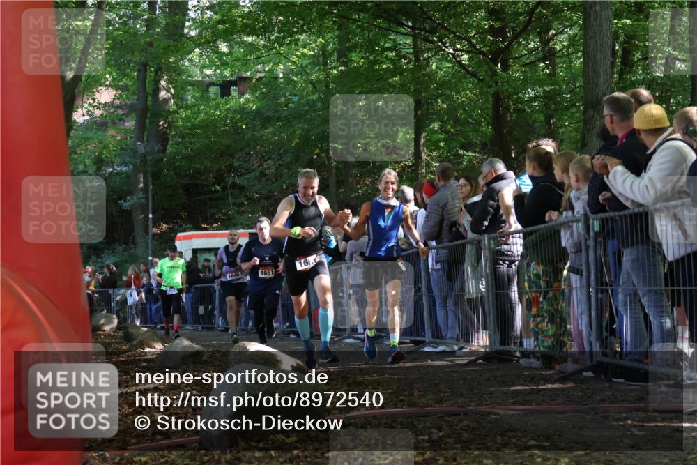 28.09.2025 - 33. Volkslauf durch das schöne Alstertal Strokosch-Dieckow http://msf.ph/oto/8972540 28.09.2025 12:00:09 Ziel 1029, 1646, 1651, 1661, 3354 meine-sportfotos.de