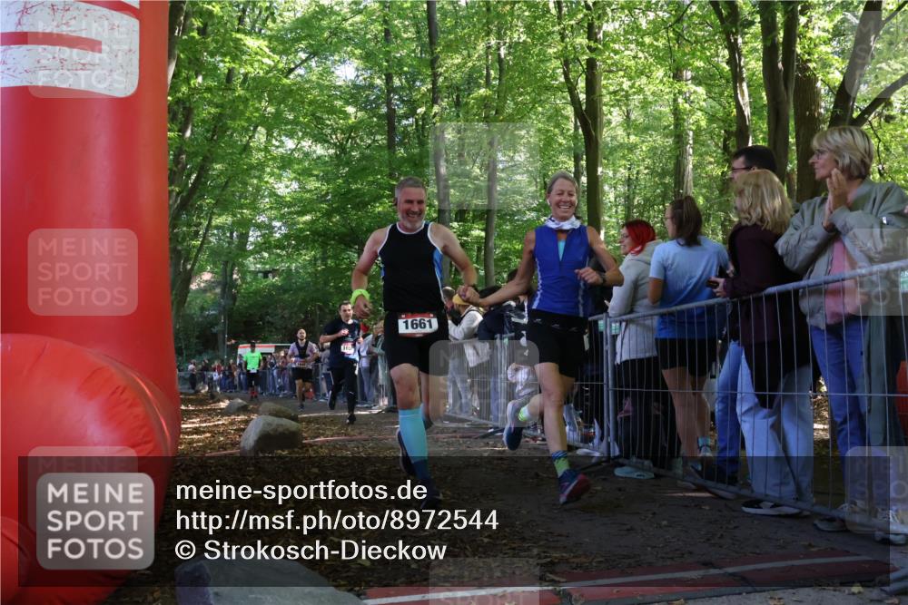 28.09.2025 - 33. Volkslauf durch das schöne Alstertal Strokosch-Dieckow http://msf.ph/oto/8972544 28.09.2025 12:00:11 Ziel 1029, 1646, 1651, 1661, 3354 meine-sportfotos.de