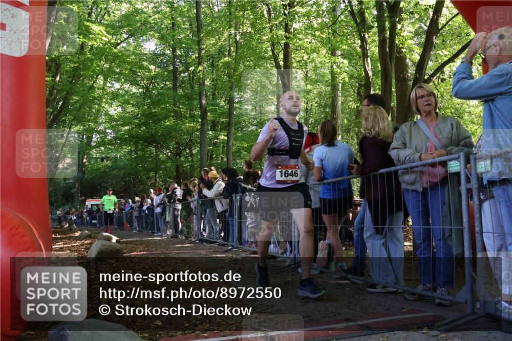 28.09.2025 - 33. Volkslauf durch das schöne Alstertal Strokosch-Dieckow http://msf.ph/oto/8972550 28.09.2025 12:00:15 Ziel 1646, 3354 meine-sportfotos.de