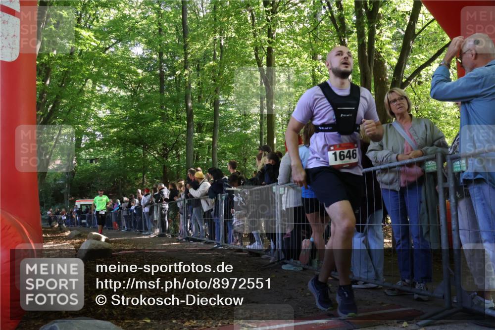 28.09.2025 - 33. Volkslauf durch das schöne Alstertal Strokosch-Dieckow http://msf.ph/oto/8972551 28.09.2025 12:00:15 Ziel 1646, 3354 meine-sportfotos.de