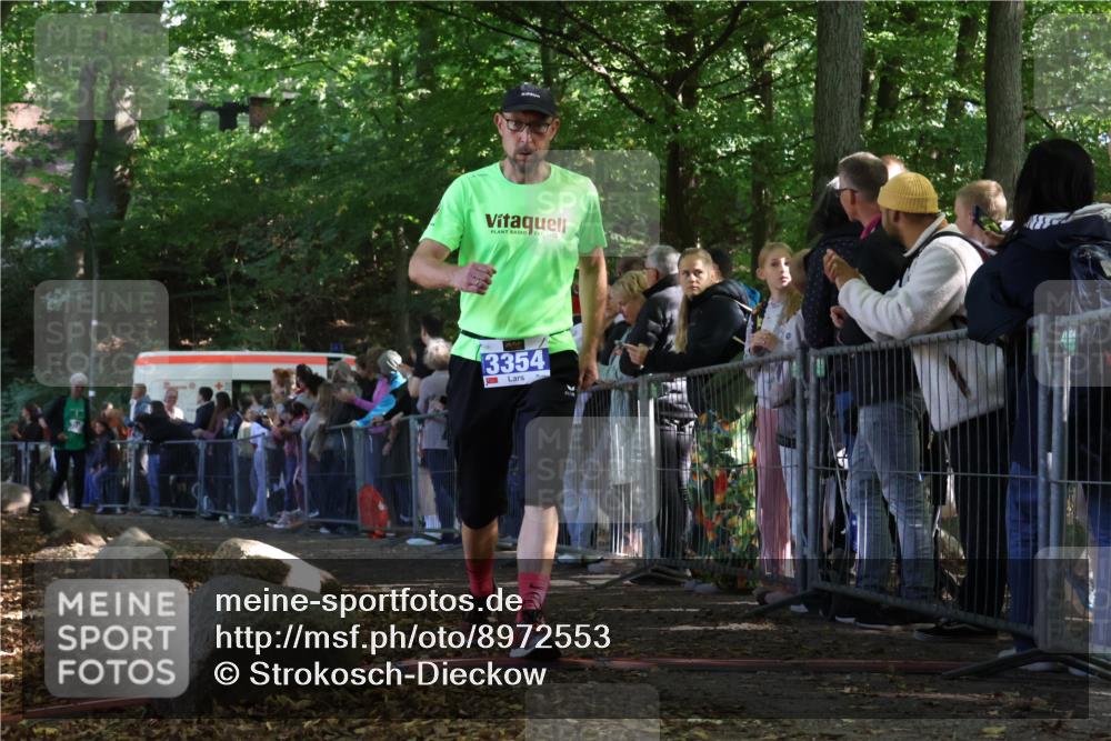 28.09.2025 - 33. Volkslauf durch das schöne Alstertal Strokosch-Dieckow http://msf.ph/oto/8972553 28.09.2025 12:00:19 Ziel  meine-sportfotos.de