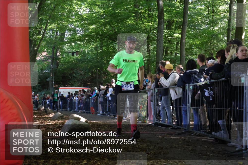 28.09.2025 - 33. Volkslauf durch das schöne Alstertal Strokosch-Dieckow http://msf.ph/oto/8972554 28.09.2025 12:00:20 Ziel  meine-sportfotos.de