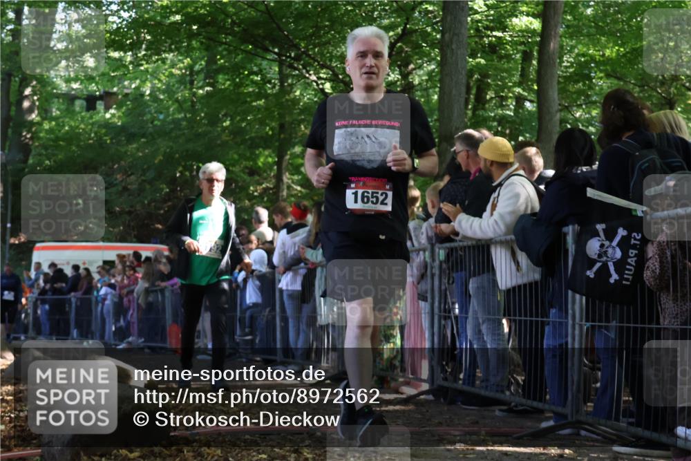 28.09.2025 - 33. Volkslauf durch das schöne Alstertal Strokosch-Dieckow http://msf.ph/oto/8972562 28.09.2025 12:00:30 Ziel 1652, 3192 meine-sportfotos.de
