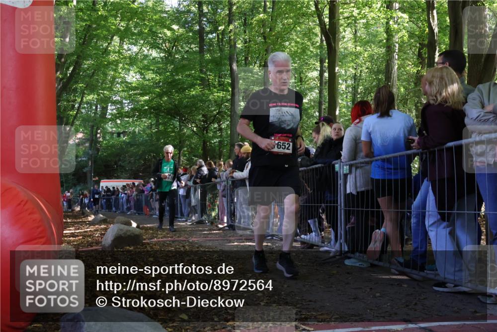 28.09.2025 - 33. Volkslauf durch das schöne Alstertal Strokosch-Dieckow http://msf.ph/oto/8972564 28.09.2025 12:00:31 Ziel 1652, 3192 meine-sportfotos.de