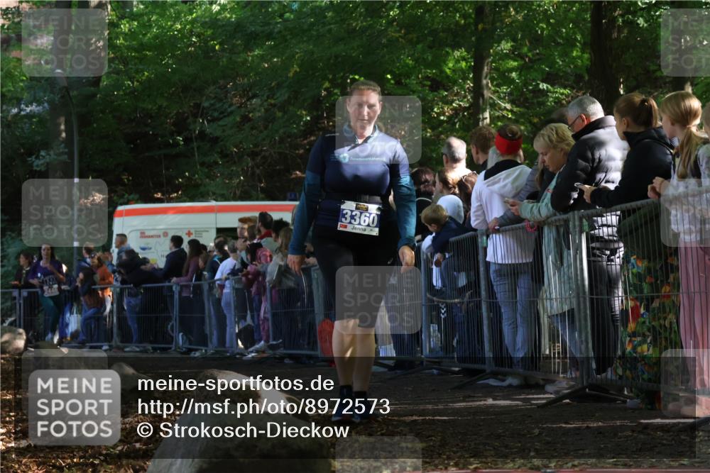 28.09.2025 - 33. Volkslauf durch das schöne Alstertal Strokosch-Dieckow http://msf.ph/oto/8972573 28.09.2025 12:00:42 Ziel 2446, 3360 meine-sportfotos.de