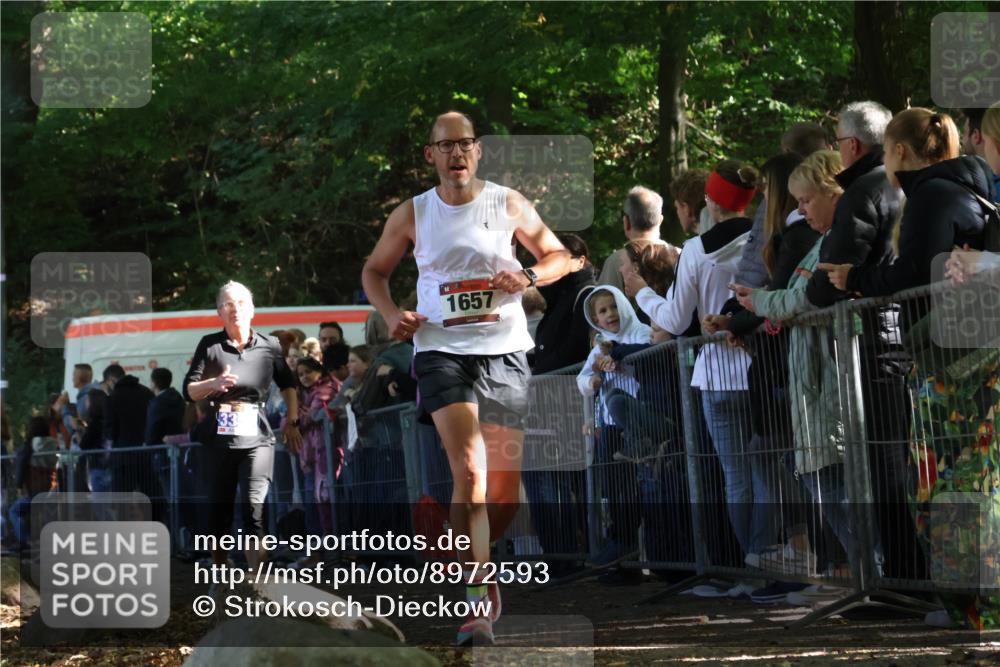 28.09.2025 - 33. Volkslauf durch das schöne Alstertal Strokosch-Dieckow http://msf.ph/oto/8972593 28.09.2025 12:01:18 Ziel 1657, 3353 meine-sportfotos.de