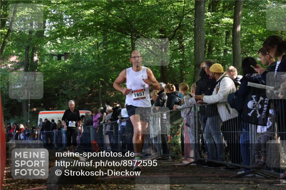 28.09.2025 - 33. Volkslauf durch das schöne Alstertal Strokosch-Dieckow http://msf.ph/oto/8972595 28.09.2025 12:01:19 Ziel 1657, 3353 meine-sportfotos.de