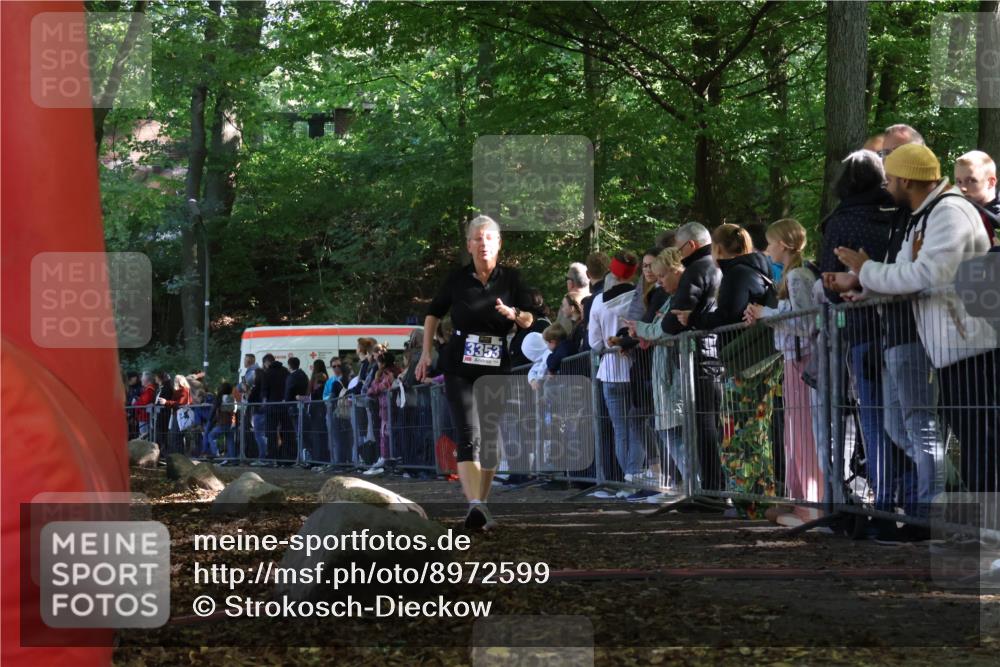 28.09.2025 - 33. Volkslauf durch das schöne Alstertal Strokosch-Dieckow http://msf.ph/oto/8972599 28.09.2025 12:01:22 Ziel 1657, 3353 meine-sportfotos.de