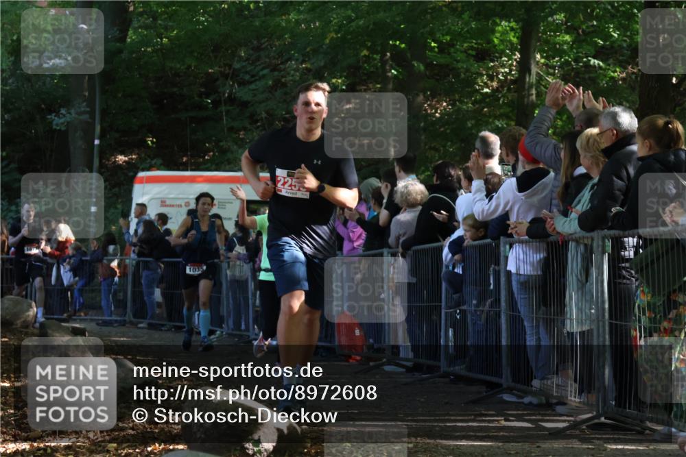 28.09.2025 - 33. Volkslauf durch das schöne Alstertal Strokosch-Dieckow http://msf.ph/oto/8972608 28.09.2025 12:01:53 Ziel 1028, 1035, 1084, 1672, 2256 meine-sportfotos.de