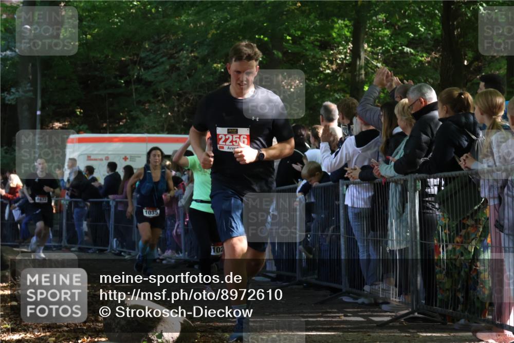 28.09.2025 - 33. Volkslauf durch das schöne Alstertal Strokosch-Dieckow http://msf.ph/oto/8972610 28.09.2025 12:01:54 Ziel 1028, 1035, 1084, 1672, 2256, 2612 meine-sportfotos.de
