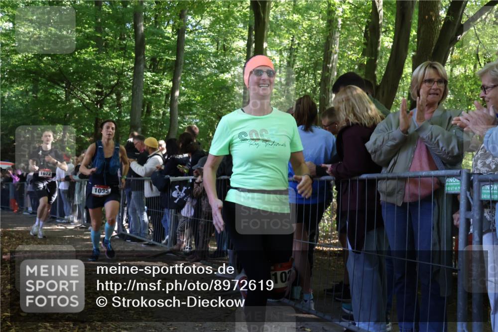 28.09.2025 - 33. Volkslauf durch das schöne Alstertal Strokosch-Dieckow http://msf.ph/oto/8972619 28.09.2025 12:01:59 Ziel 1026, 1028, 1035, 1084, 1672, 1697, 2612 meine-sportfotos.de