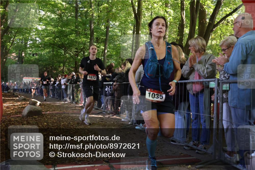 28.09.2025 - 33. Volkslauf durch das schöne Alstertal Strokosch-Dieckow http://msf.ph/oto/8972621 28.09.2025 12:02:00 Ziel 1026, 1035, 1672, 1697, 2612 meine-sportfotos.de