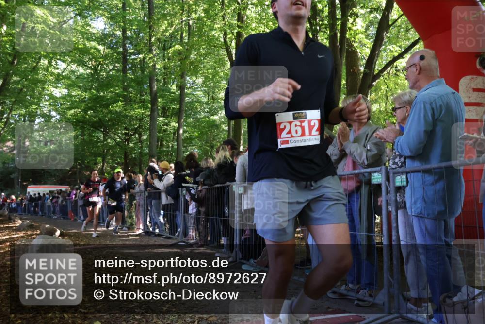 28.09.2025 - 33. Volkslauf durch das schöne Alstertal Strokosch-Dieckow http://msf.ph/oto/8972627 28.09.2025 12:02:04 Ziel 1026, 1697, 2612 meine-sportfotos.de