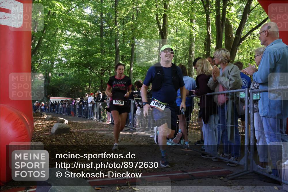 28.09.2025 - 33. Volkslauf durch das schöne Alstertal Strokosch-Dieckow http://msf.ph/oto/8972630 28.09.2025 12:02:06 Ziel 1026, 1697 meine-sportfotos.de