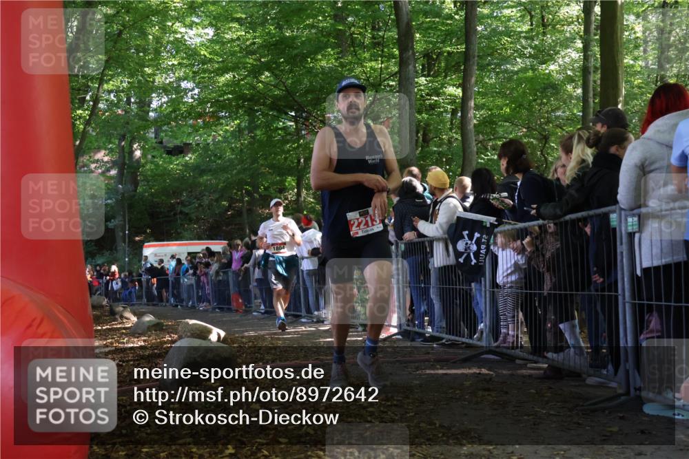 28.09.2025 - 33. Volkslauf durch das schöne Alstertal Strokosch-Dieckow http://msf.ph/oto/8972642 28.09.2025 12:02:36 Ziel 1804, 2213 meine-sportfotos.de