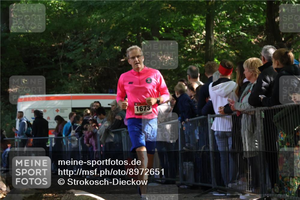 28.09.2025 - 33. Volkslauf durch das schöne Alstertal Strokosch-Dieckow http://msf.ph/oto/8972651 28.09.2025 12:02:45 Ziel 1673 meine-sportfotos.de