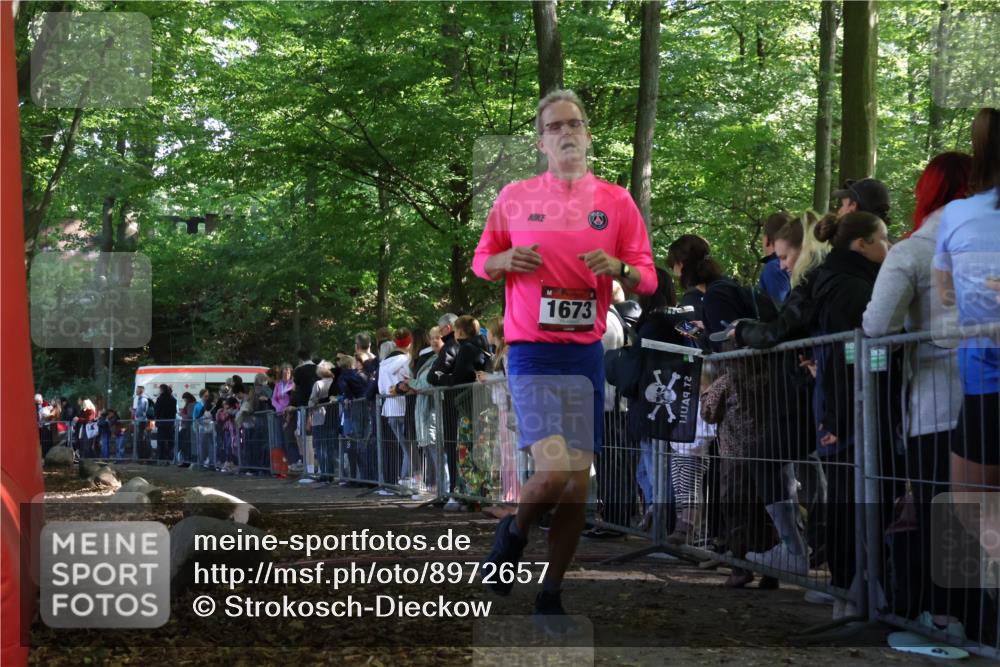 28.09.2025 - 33. Volkslauf durch das schöne Alstertal Strokosch-Dieckow http://msf.ph/oto/8972657 28.09.2025 12:02:48 Ziel 1673 meine-sportfotos.de