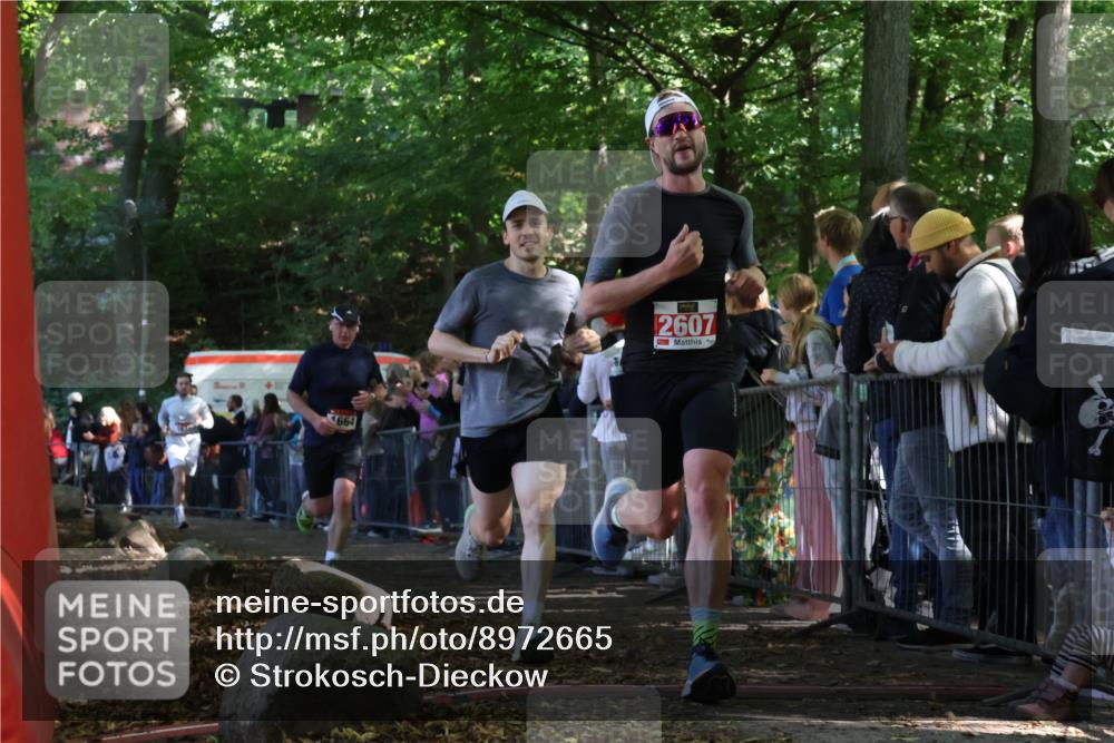 28.09.2025 - 33. Volkslauf durch das schöne Alstertal Strokosch-Dieckow http://msf.ph/oto/8972665 28.09.2025 12:03:06 Ziel 1664, 1671, 2607 meine-sportfotos.de