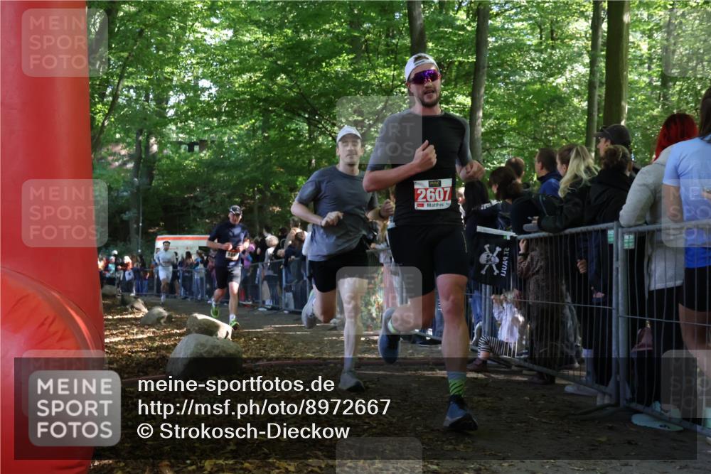 28.09.2025 - 33. Volkslauf durch das schöne Alstertal Strokosch-Dieckow http://msf.ph/oto/8972667 28.09.2025 12:03:06 Ziel 1664, 1671, 2607 meine-sportfotos.de