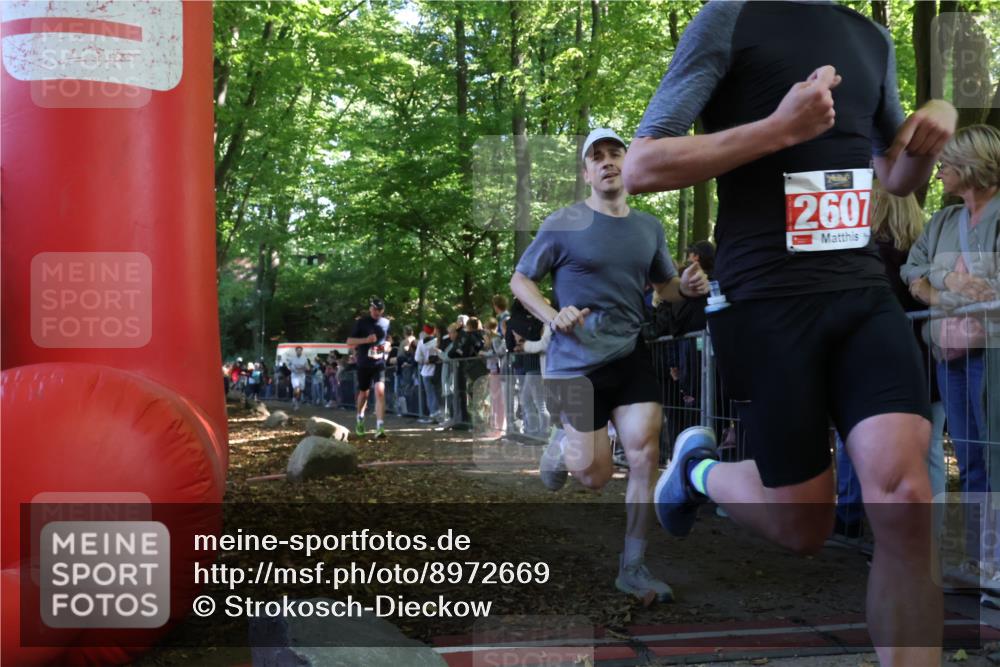 28.09.2025 - 33. Volkslauf durch das schöne Alstertal Strokosch-Dieckow http://msf.ph/oto/8972669 28.09.2025 12:03:07 Ziel 1047, 1664, 1671, 2607 meine-sportfotos.de