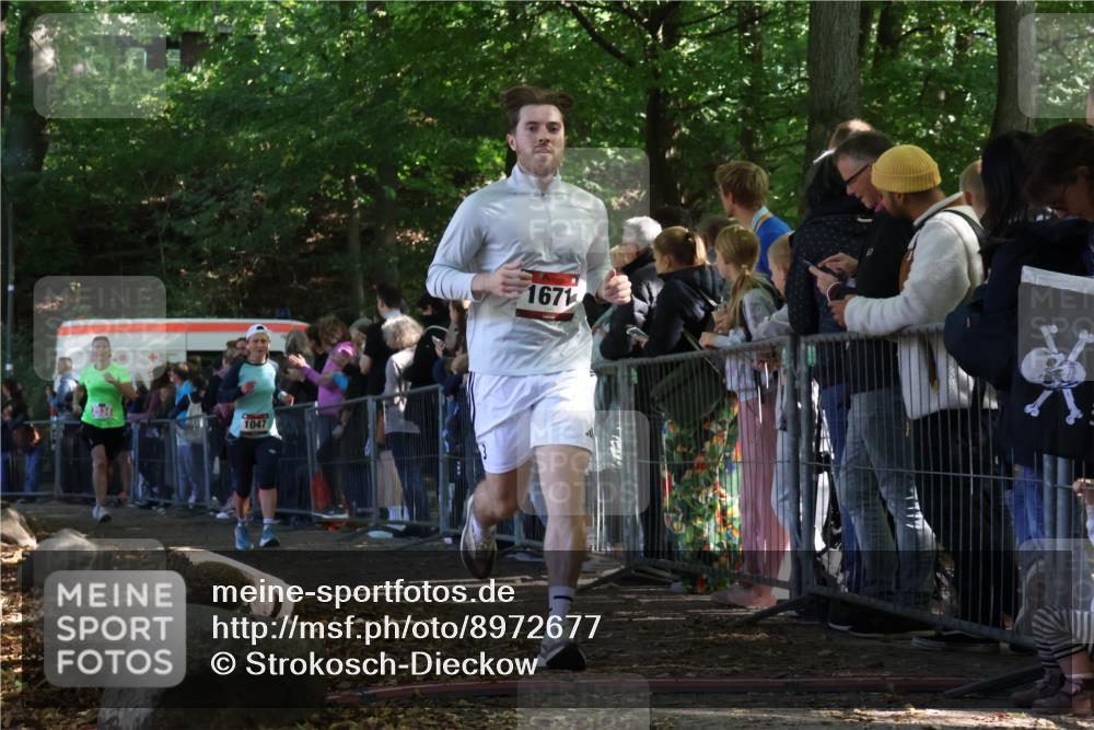 28.09.2025 - 33. Volkslauf durch das schöne Alstertal Strokosch-Dieckow http://msf.ph/oto/8972677 28.09.2025 12:03:12 Ziel 1047, 1671, 2534 meine-sportfotos.de