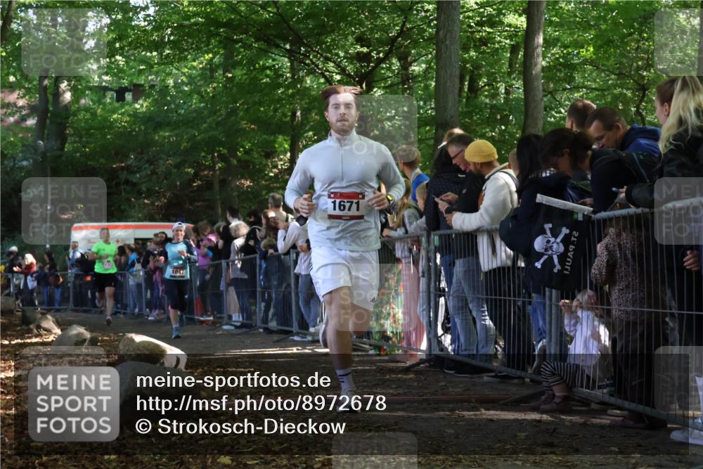 28.09.2025 - 33. Volkslauf durch das schöne Alstertal Strokosch-Dieckow http://msf.ph/oto/8972678 28.09.2025 12:03:12 Ziel 1047, 1671, 2534 meine-sportfotos.de