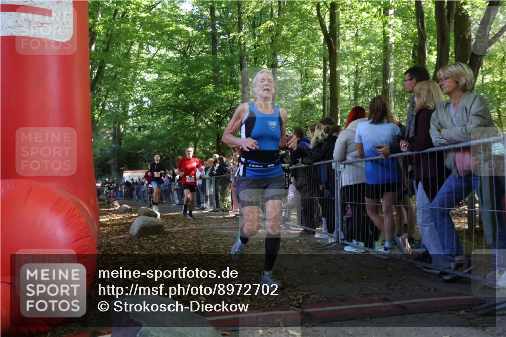 28.09.2025 - 33. Volkslauf durch das schöne Alstertal Strokosch-Dieckow http://msf.ph/oto/8972702 28.09.2025 12:03:40 Ziel 1038, 1045, 1712, 2453, 2500 meine-sportfotos.de