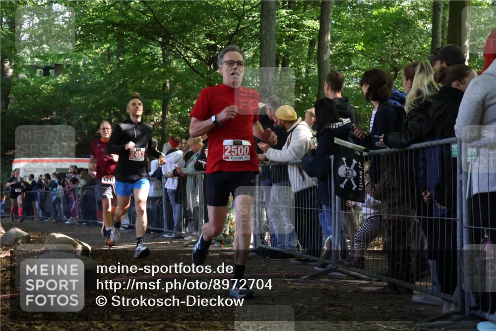 28.09.2025 - 33. Volkslauf durch das schöne Alstertal Strokosch-Dieckow http://msf.ph/oto/8972704 28.09.2025 12:03:42 Ziel 1038, 1712, 2453, 2500, 2605 meine-sportfotos.de