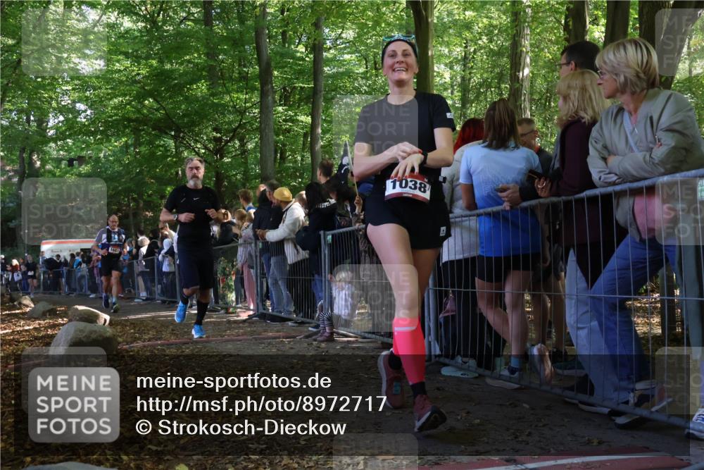 28.09.2025 - 33. Volkslauf durch das schöne Alstertal Strokosch-Dieckow http://msf.ph/oto/8972717 28.09.2025 12:03:49 Ziel 1038, 1681, 2248, 2605, 2645 meine-sportfotos.de