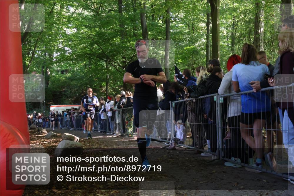 28.09.2025 - 33. Volkslauf durch das schöne Alstertal Strokosch-Dieckow http://msf.ph/oto/8972719 28.09.2025 12:03:50 Ziel 1038, 1681, 2248, 2605, 2645 meine-sportfotos.de