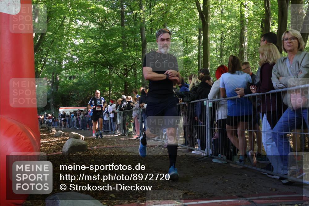 28.09.2025 - 33. Volkslauf durch das schöne Alstertal Strokosch-Dieckow http://msf.ph/oto/8972720 28.09.2025 12:03:51 Ziel 1681, 2248, 2605, 2645 meine-sportfotos.de