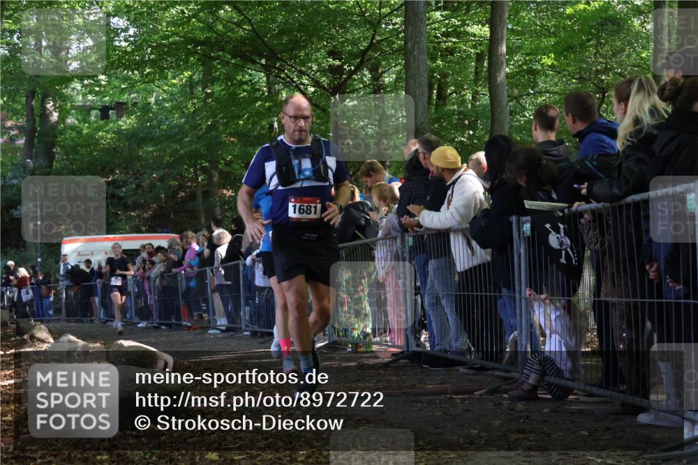 28.09.2025 - 33. Volkslauf durch das schöne Alstertal Strokosch-Dieckow http://msf.ph/oto/8972722 28.09.2025 12:03:52 Ziel 1681, 2248, 2347, 2645 meine-sportfotos.de