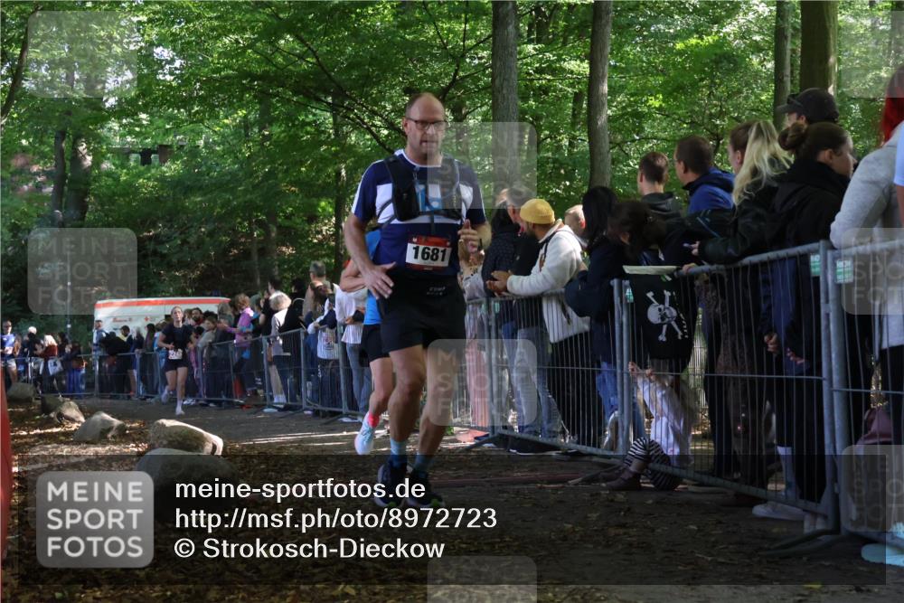 28.09.2025 - 33. Volkslauf durch das schöne Alstertal Strokosch-Dieckow http://msf.ph/oto/8972723 28.09.2025 12:03:52 Ziel 1681, 2248, 2347, 2645 meine-sportfotos.de