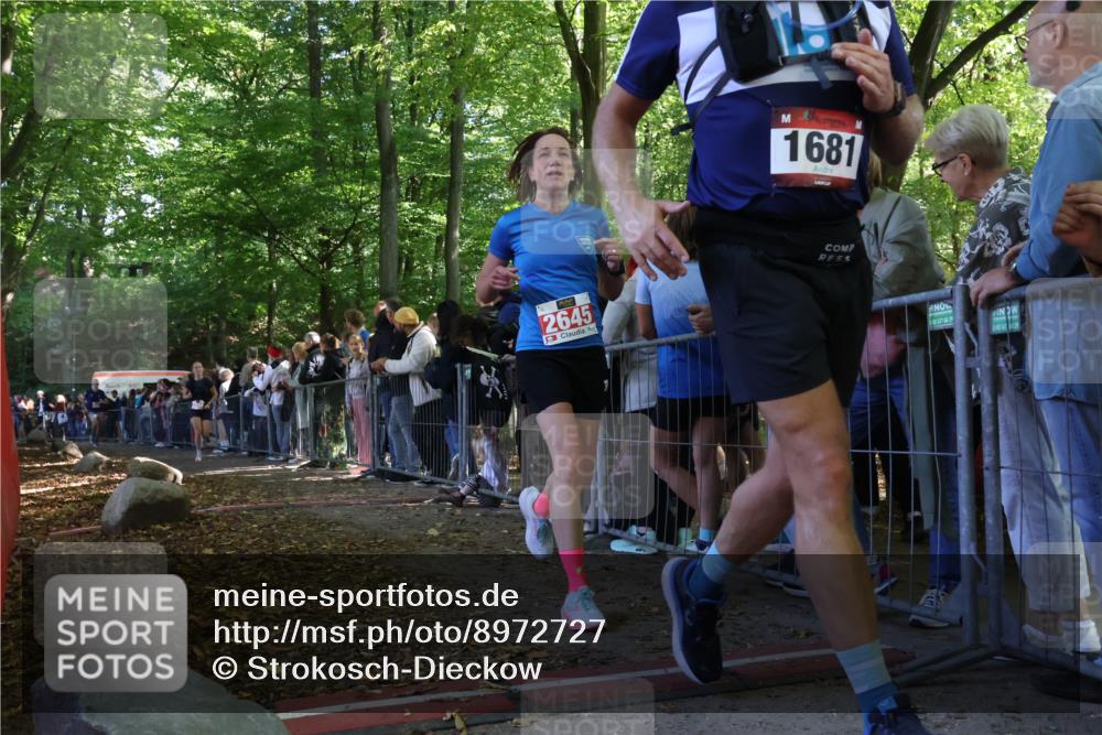 28.09.2025 - 33. Volkslauf durch das schöne Alstertal Strokosch-Dieckow http://msf.ph/oto/8972727 28.09.2025 12:03:54 Ziel 2248, 2347, 2645 meine-sportfotos.de