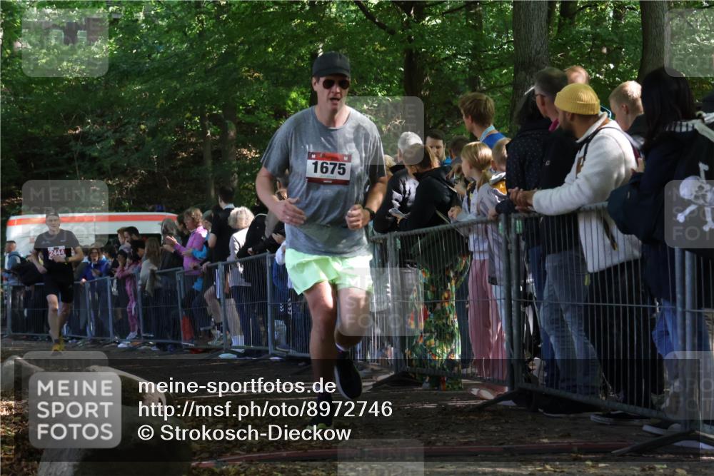 28.09.2025 - 33. Volkslauf durch das schöne Alstertal Strokosch-Dieckow http://msf.ph/oto/8972746 28.09.2025 12:04:09 Ziel 1675, 2444 meine-sportfotos.de