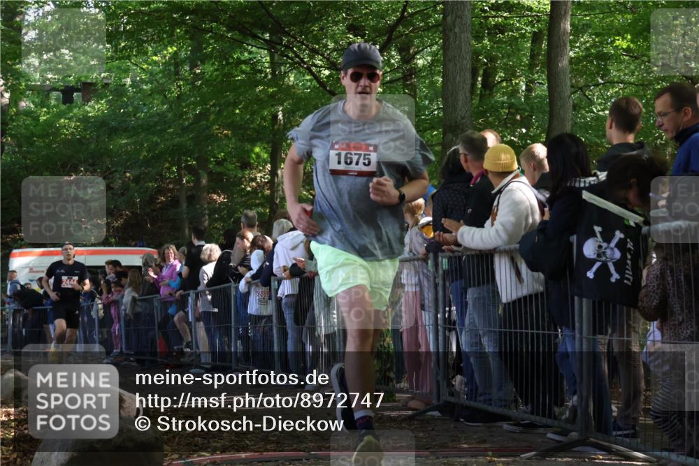 28.09.2025 - 33. Volkslauf durch das schöne Alstertal Strokosch-Dieckow http://msf.ph/oto/8972747 28.09.2025 12:04:10 Ziel 1675, 2444 meine-sportfotos.de