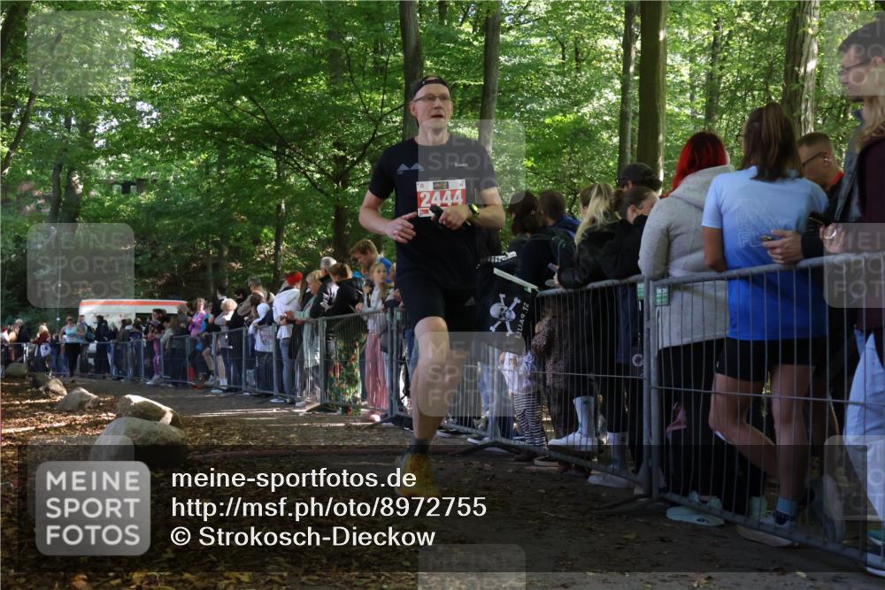 28.09.2025 - 33. Volkslauf durch das schöne Alstertal Strokosch-Dieckow http://msf.ph/oto/8972755 28.09.2025 12:04:15 Ziel 1044, 2444 meine-sportfotos.de