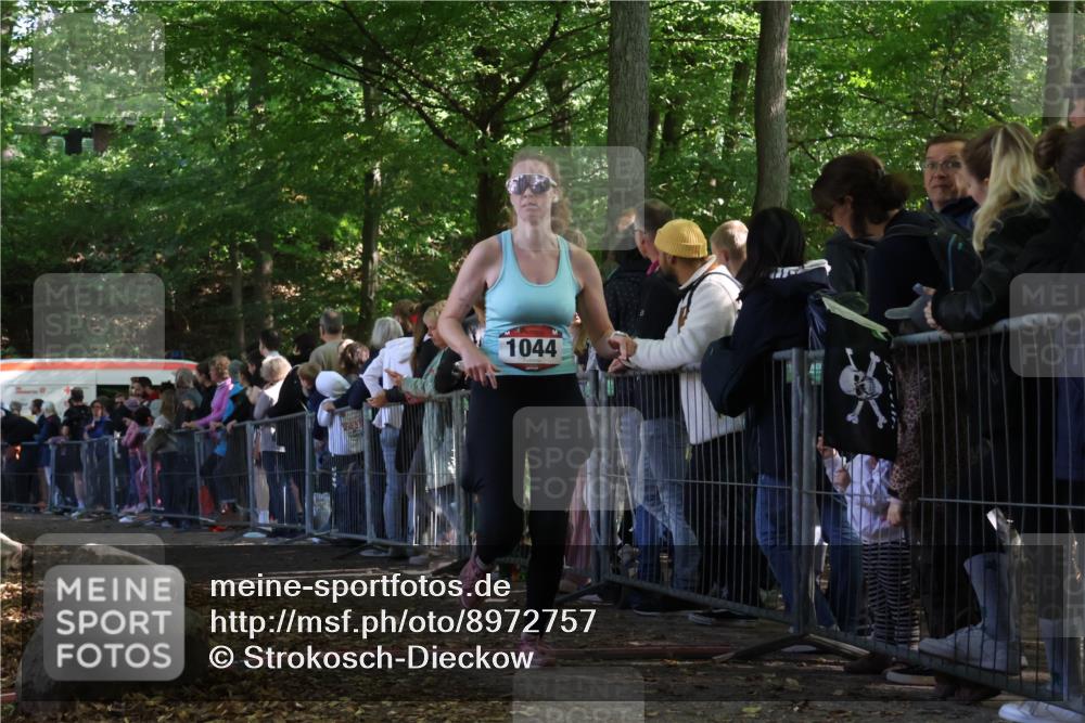 28.09.2025 - 33. Volkslauf durch das schöne Alstertal Strokosch-Dieckow http://msf.ph/oto/8972757 28.09.2025 12:04:22 Ziel 1044 meine-sportfotos.de