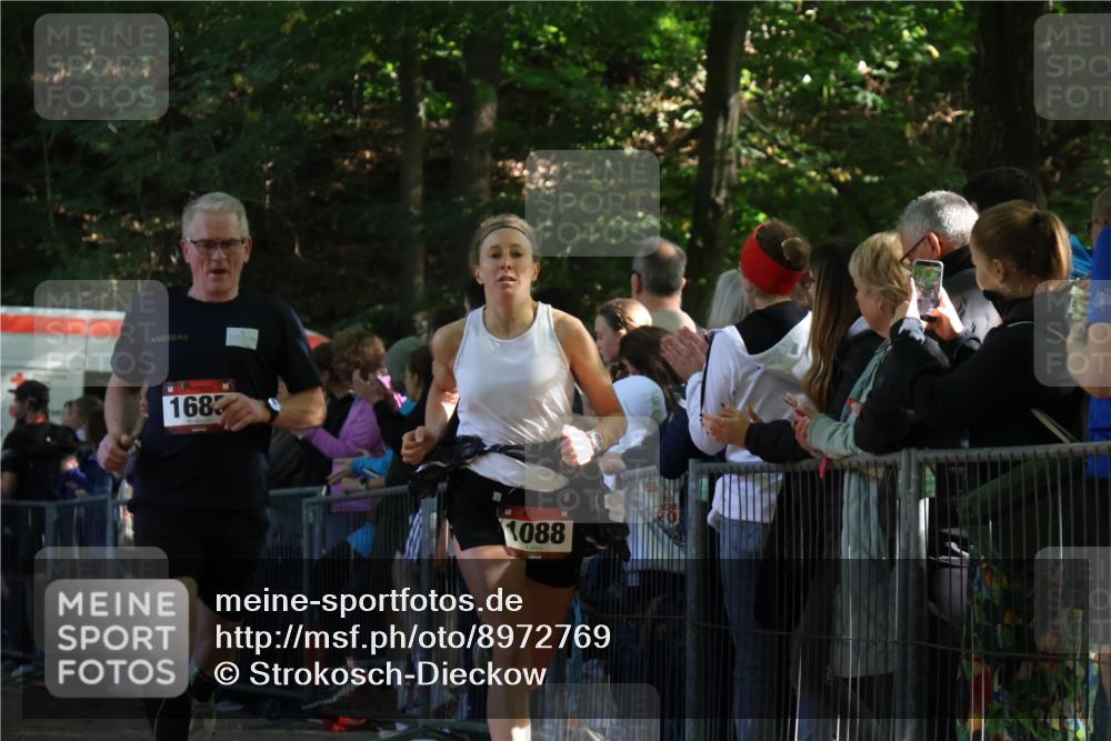28.09.2025 - 33. Volkslauf durch das schöne Alstertal Strokosch-Dieckow http://msf.ph/oto/8972769 28.09.2025 12:04:55 Ziel 1030, 1088, 1678, 1685, 2459, 2552 meine-sportfotos.de