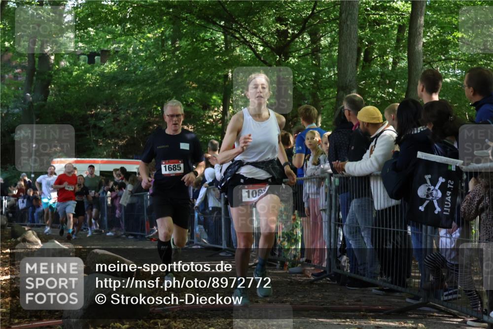 28.09.2025 - 33. Volkslauf durch das schöne Alstertal Strokosch-Dieckow http://msf.ph/oto/8972772 28.09.2025 12:04:56 Ziel 1030, 1088, 1667, 1678, 1685, 2459, 2552 meine-sportfotos.de