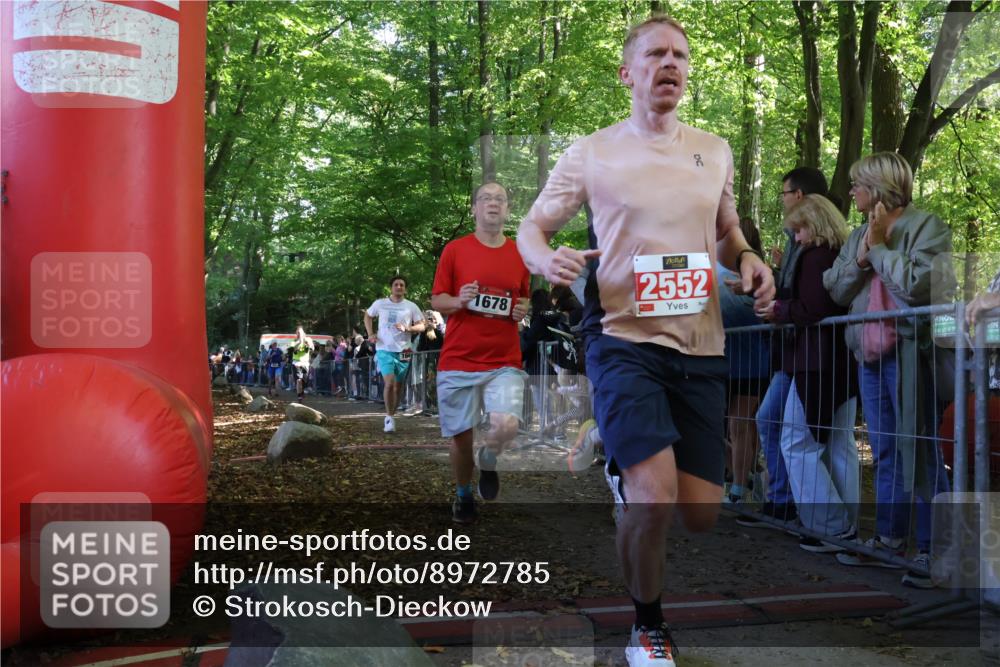 28.09.2025 - 33. Volkslauf durch das schöne Alstertal Strokosch-Dieckow http://msf.ph/oto/8972785 28.09.2025 12:05:03 Ziel 1034, 1658, 1667, 1678, 2459, 2552 meine-sportfotos.de