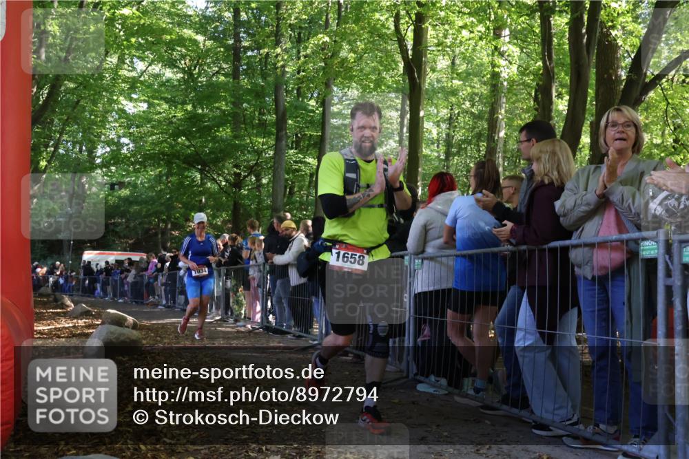 28.09.2025 - 33. Volkslauf durch das schöne Alstertal Strokosch-Dieckow http://msf.ph/oto/8972794 28.09.2025 12:05:09 Ziel 1034, 1658 meine-sportfotos.de