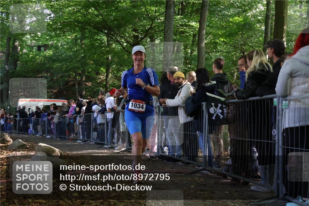 28.09.2025 - 33. Volkslauf durch das schöne Alstertal Strokosch-Dieckow http://msf.ph/oto/8972795 28.09.2025 12:05:10 Ziel 1034 meine-sportfotos.de