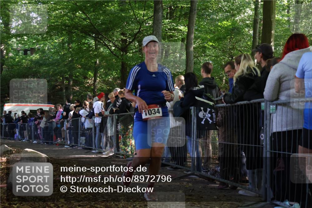 28.09.2025 - 33. Volkslauf durch das schöne Alstertal Strokosch-Dieckow http://msf.ph/oto/8972796 28.09.2025 12:05:10 Ziel 1034 meine-sportfotos.de
