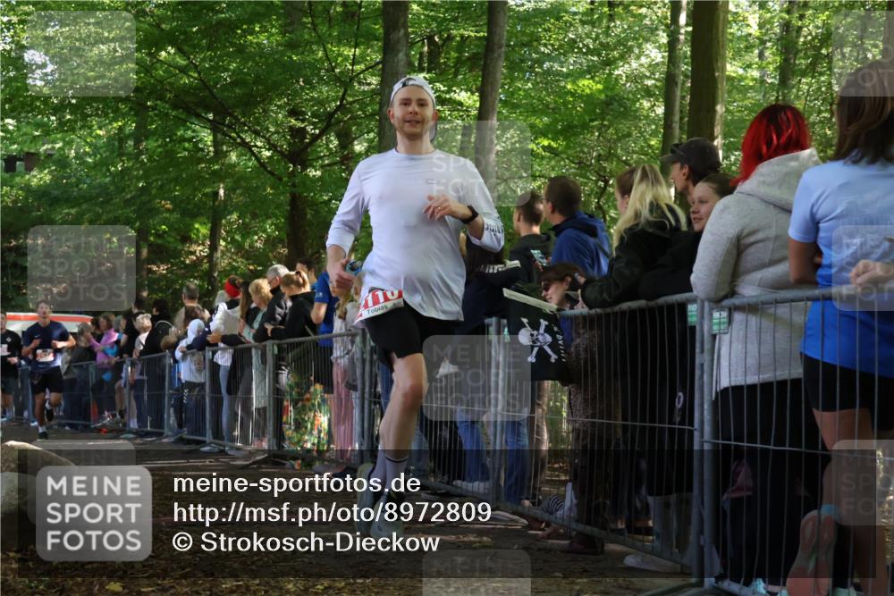 28.09.2025 - 33. Volkslauf durch das schöne Alstertal Strokosch-Dieckow http://msf.ph/oto/8972809 28.09.2025 12:05:26 Ziel 1688, 2109, 2110, 2385, 2622 meine-sportfotos.de