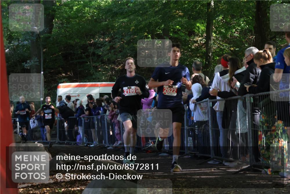 28.09.2025 - 33. Volkslauf durch das schöne Alstertal Strokosch-Dieckow http://msf.ph/oto/8972811 28.09.2025 12:05:28 Ziel 1688, 2109, 2110, 2385, 2622 meine-sportfotos.de