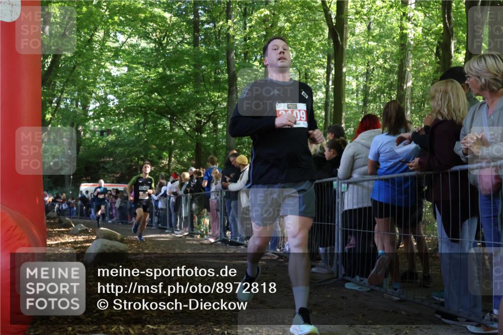 28.09.2025 - 33. Volkslauf durch das schöne Alstertal Strokosch-Dieckow http://msf.ph/oto/8972818 28.09.2025 12:05:32 Ziel 1688, 2109, 2187, 2385 meine-sportfotos.de