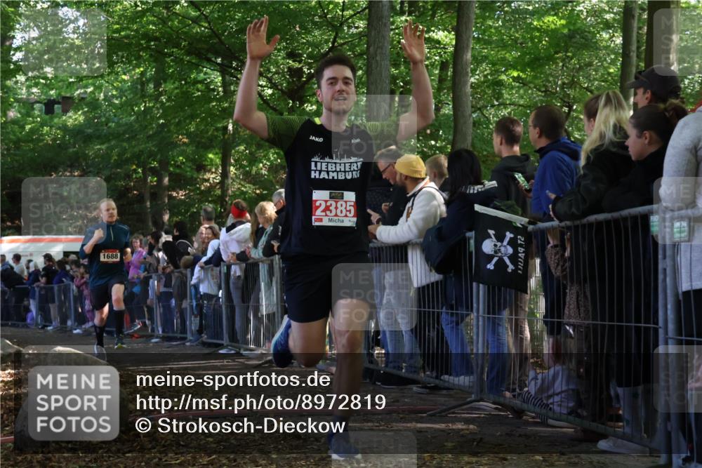 28.09.2025 - 33. Volkslauf durch das schöne Alstertal Strokosch-Dieckow http://msf.ph/oto/8972819 28.09.2025 12:05:33 Ziel 1688, 2187, 2385 meine-sportfotos.de
